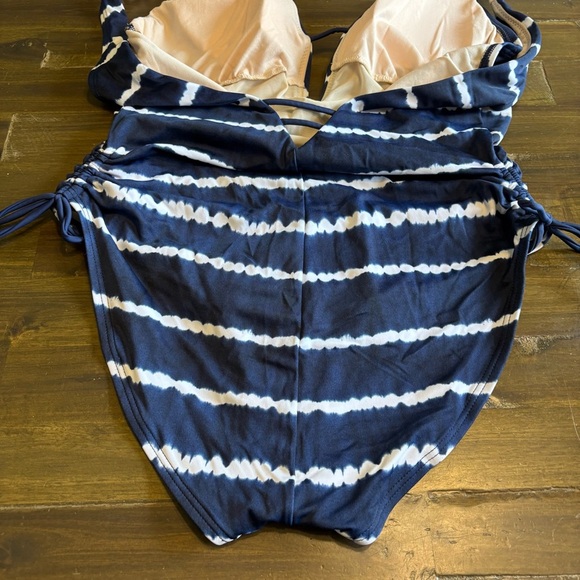 Plus Size Tie Dye Side Tie One Piece Deep V Ruching Flattering 1X Stripe - Picture 6 of 6